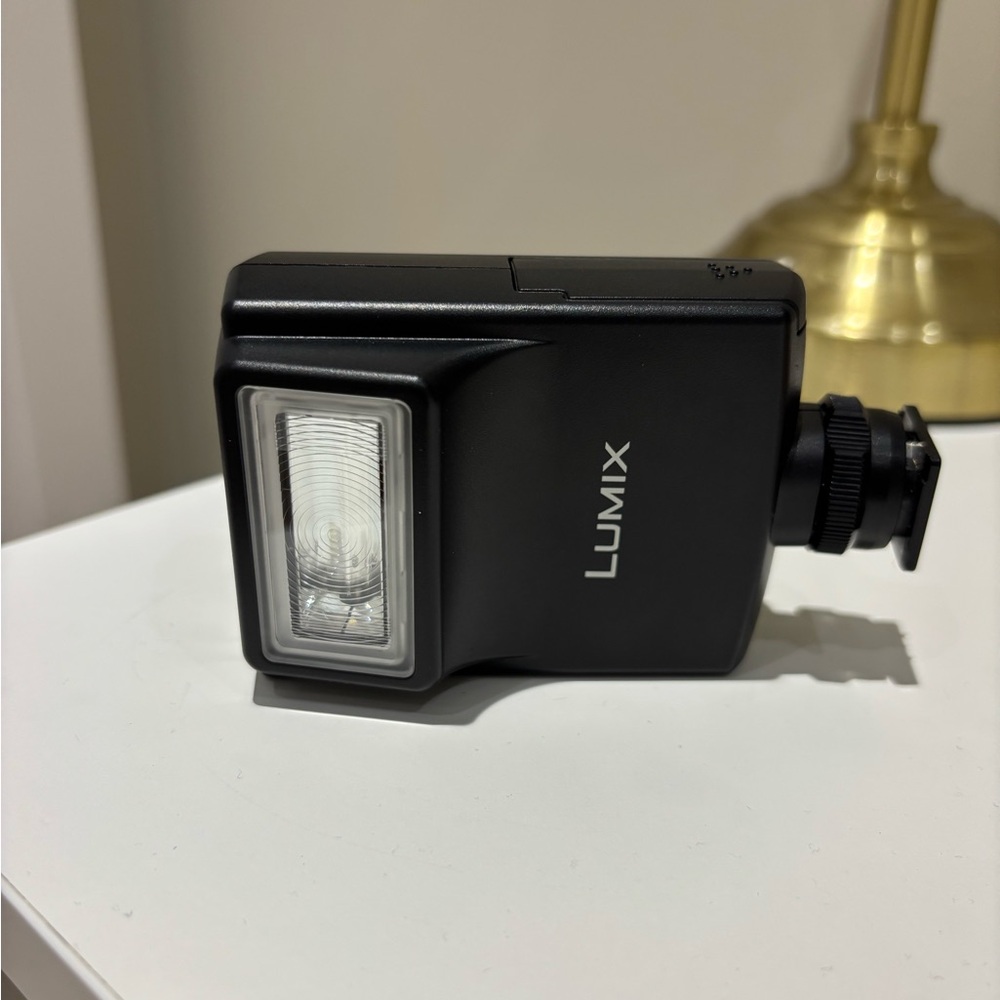 PANASONIC LUMIX Flash - Picture 1 of 2